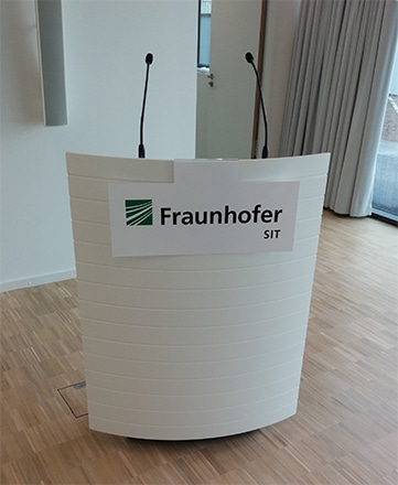 Rednerpult faircom parlament bei der Fraunhofer Gesellschaft Darmstadt